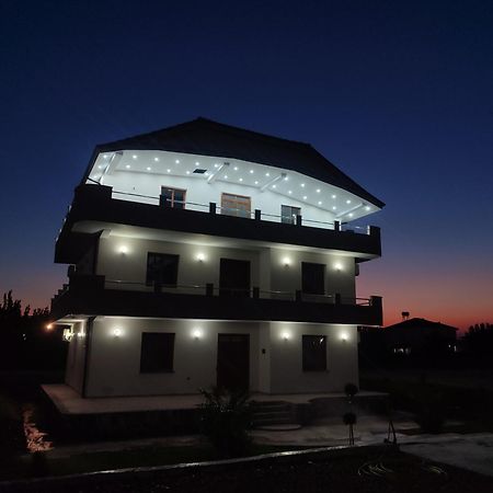 Caca Hotel Rinas Ngoại thất bức ảnh