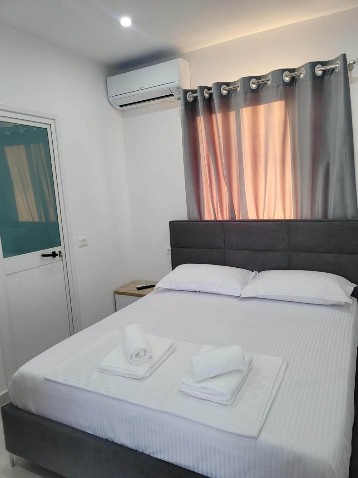 Caca Hotel Rinas Ngoại thất bức ảnh