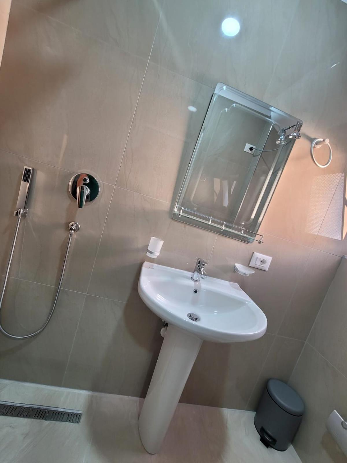 Caca Hotel Rinas Ngoại thất bức ảnh